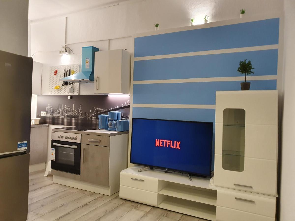 Central Lichtenberger Apartment for 6 People Berlijn Buitenkant foto