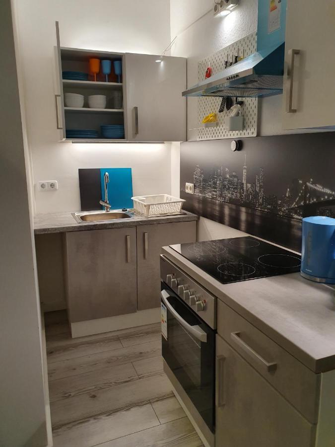 Central Lichtenberger Apartment for 6 People Berlijn Buitenkant foto